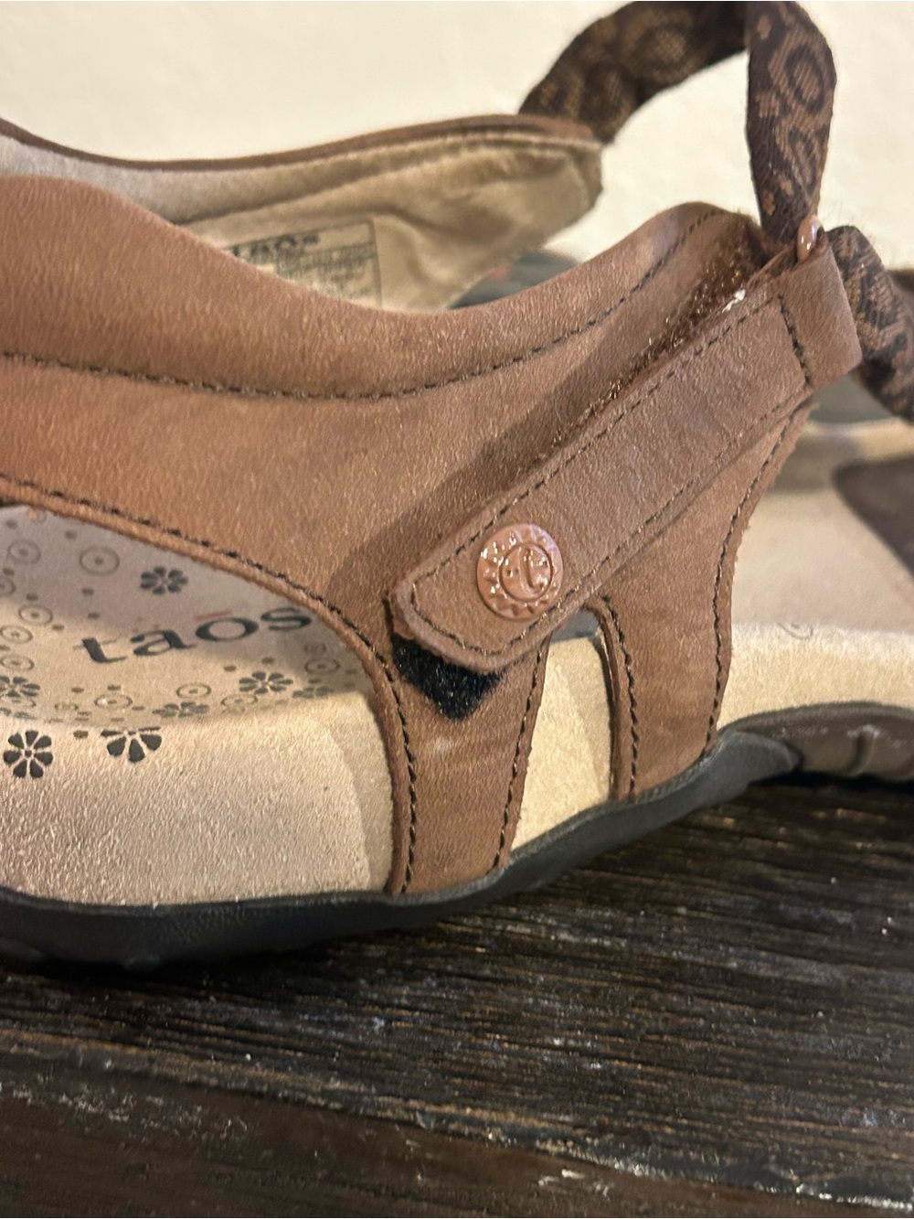 Taos Women's Size 10 Brown Patterned Strappy Comfort Sandals Boho Hiking Travel - Picture 8 of 9